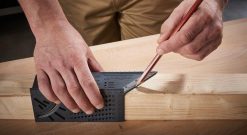 trubky nebo trojrozměrné obrobky. Značky Vás díky pravoúhlé geometrii navedou přes roh