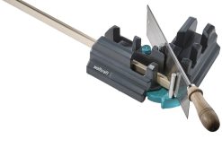 WOLFCRAFT - pokosnice a rezacie šablóna 70mm Funkcia 2 v 1: pokosnice a rezacie šablóna v jednom produkte na rezanie presných pokosov na meranie a prevzatie uhlov od 85 ° do 180 ° Automatický bezchybný prenos správneho uhla na pílu vďaka integrovaným vodiacim kolíkom pre ručné pílku (pokos ) pohodlné meranie a prevzatie uhlov miestností vďaka plynulému nastavenia od 85 ° do 180 ° Znižuje chybovosť pri prenášaní správneho uhla na pílu Balenie: pripevnená na karte