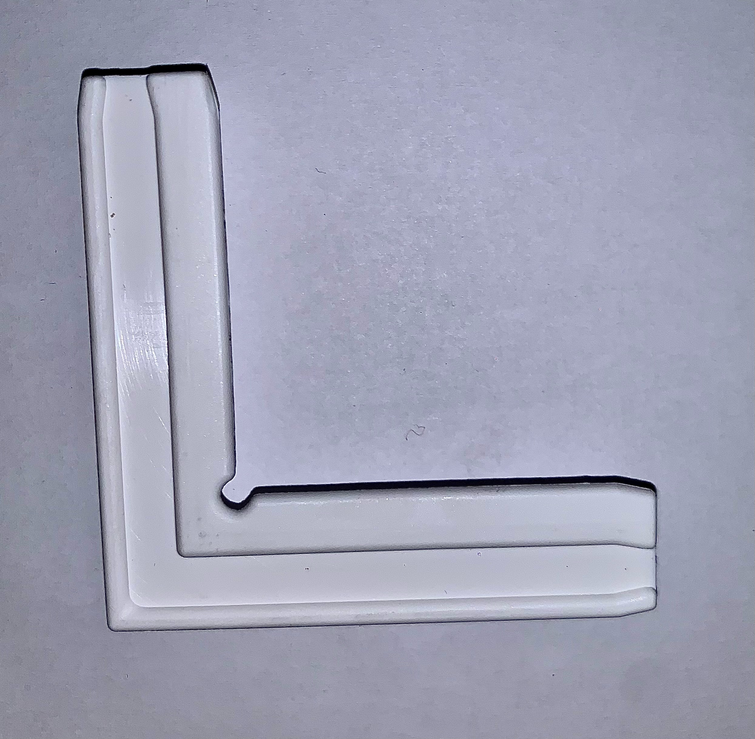 Rohovník VNÚTORNÝ C1 na spojenie rámu siete proti hmyzu