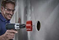 Bimetalová děrovka s hloubkou řezu 40 mm se ideálně hodí na dřevo